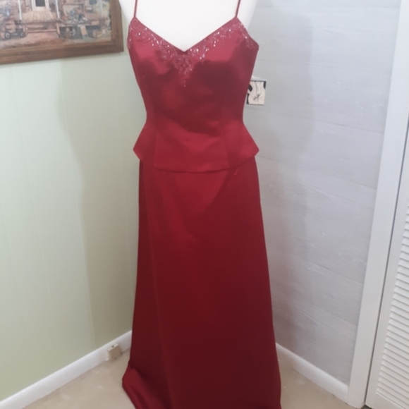 les soiree's Dresses & Skirts - Les soiree's cami sequin formal 2pc dress sz 12 NWT *D3